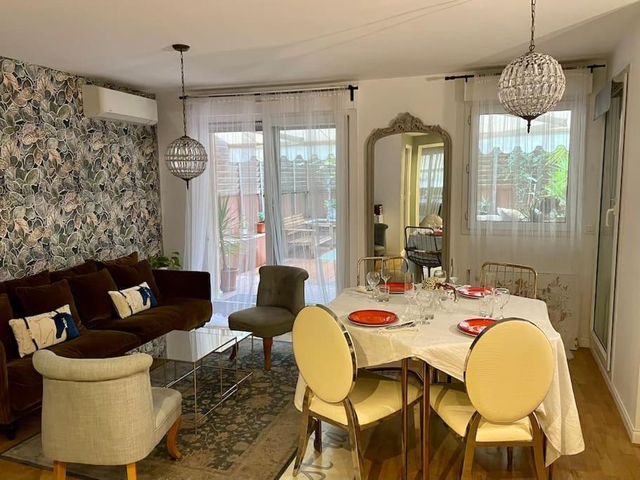 Large Magnificent Terrace Apartment Ница Екстериор снимка